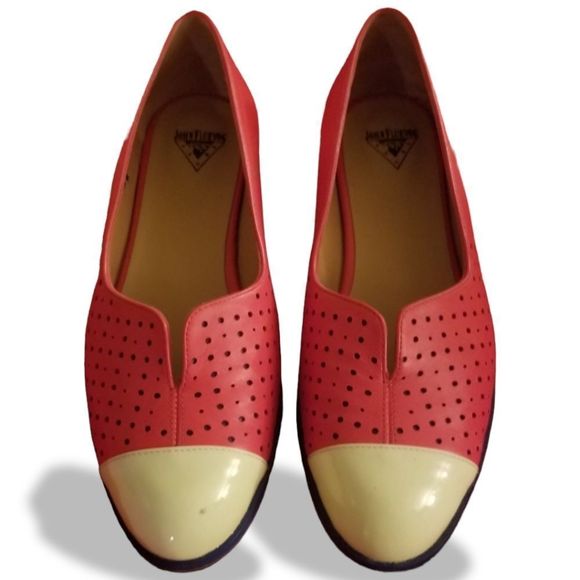 John Fluevog Retired 'Basement Sue' Red Perforated Flats Off White Toe Cap sz 8 - Picture 2 of 14